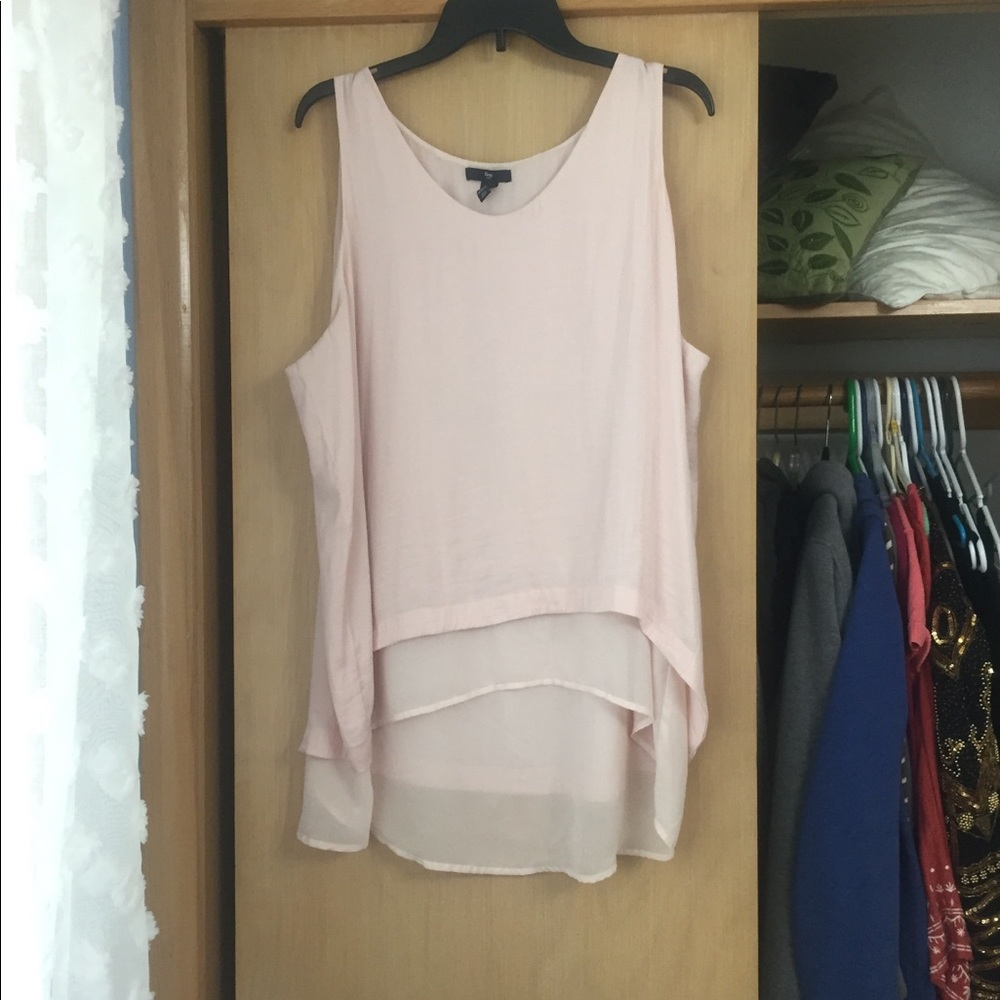Hi/low fluttery top